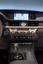 Lexus ES300h 2012 года